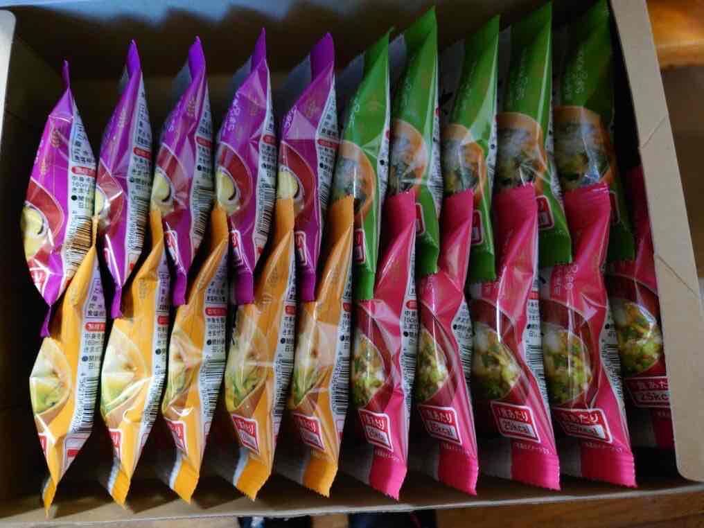 味噌汁梱包作業