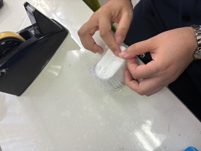 お弁当カップの検品