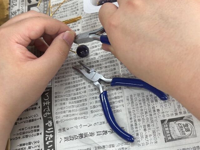 先日の雑貨製作では利用者さんと一緒に‼