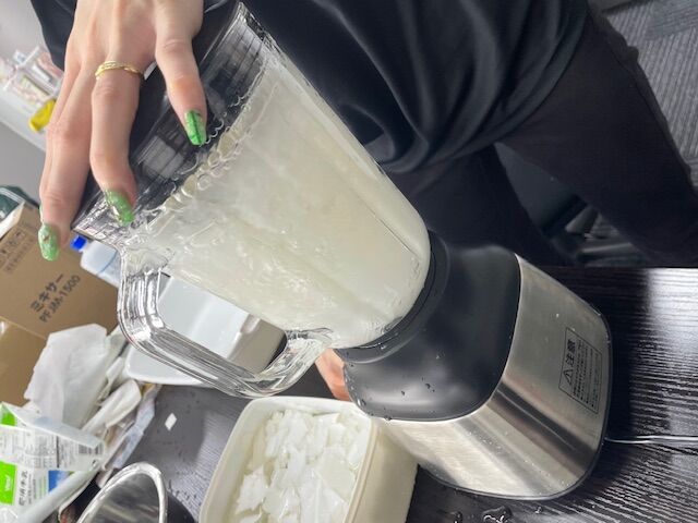 牛乳パックを再利用して和紙作り