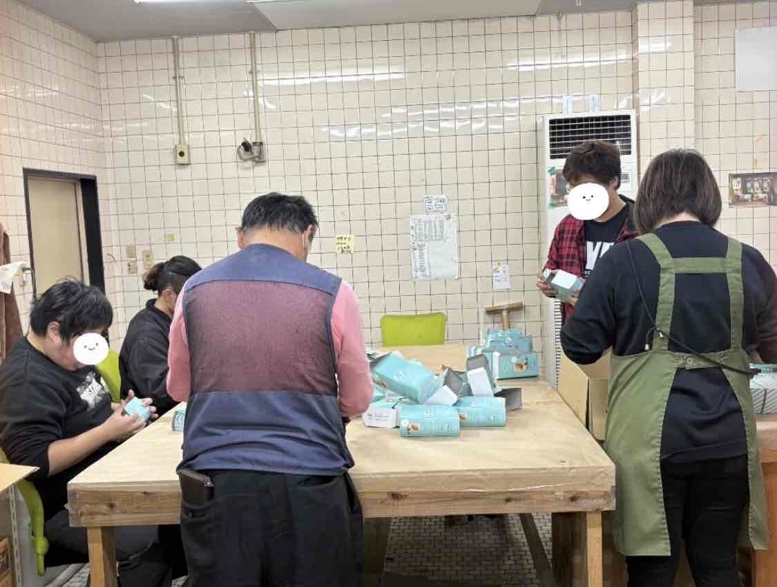 箱折り作業